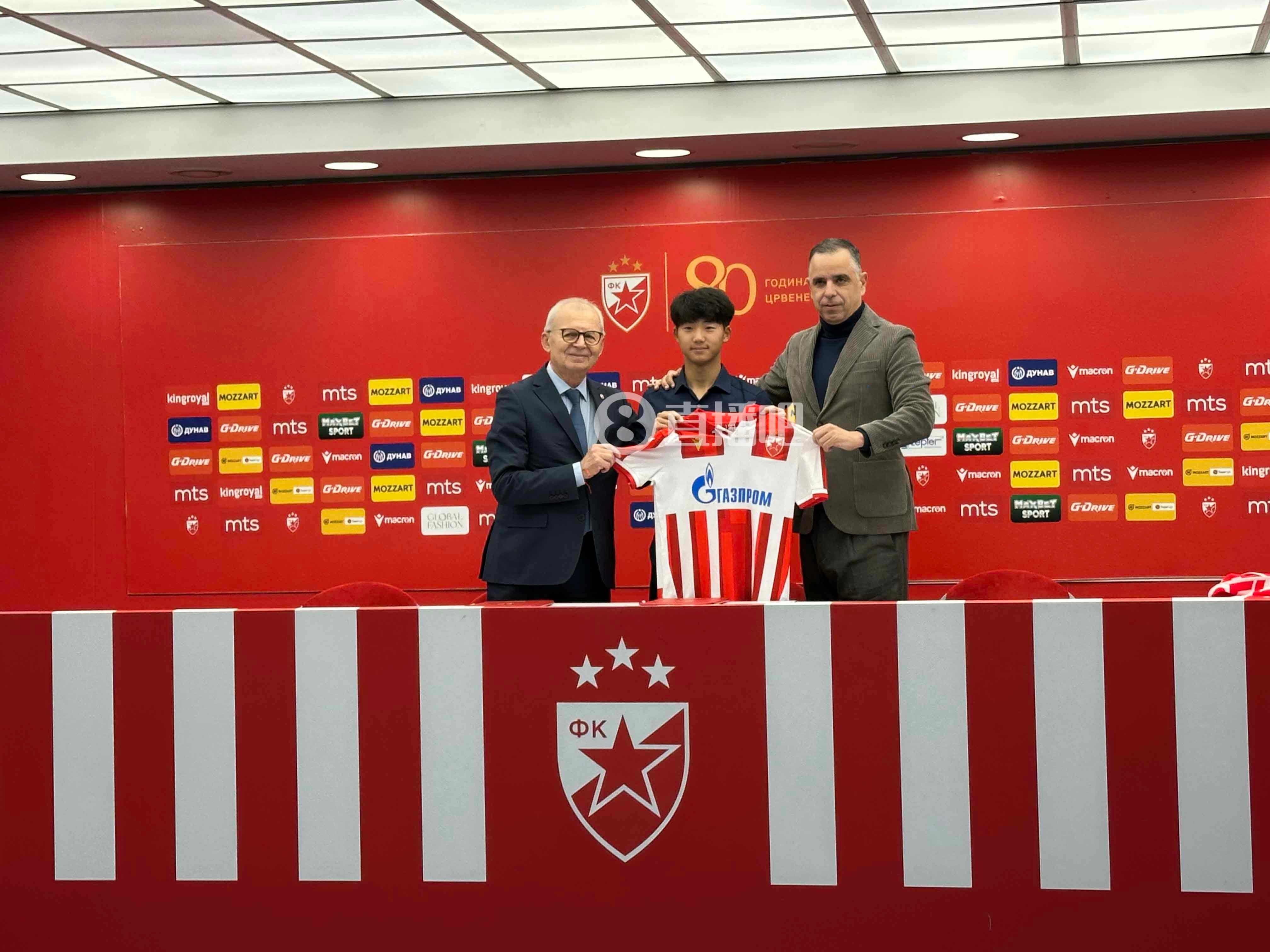 kaiyun-万项致谢：感谢所有帮助过我们的人，我们将脚踏实地继续努力