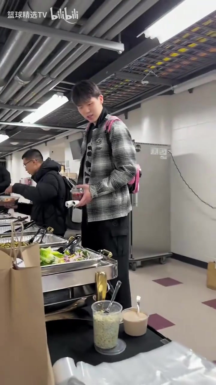 开云体育官方app-杨瀚森赛后都吃什么？来看看开拓者&amp;湖人&amp;掘金三队的赛后餐